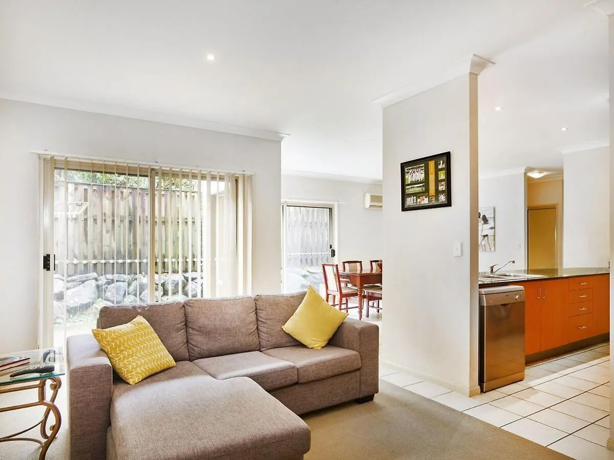 Chic Double Story Entire Home In Gold Coast contacts