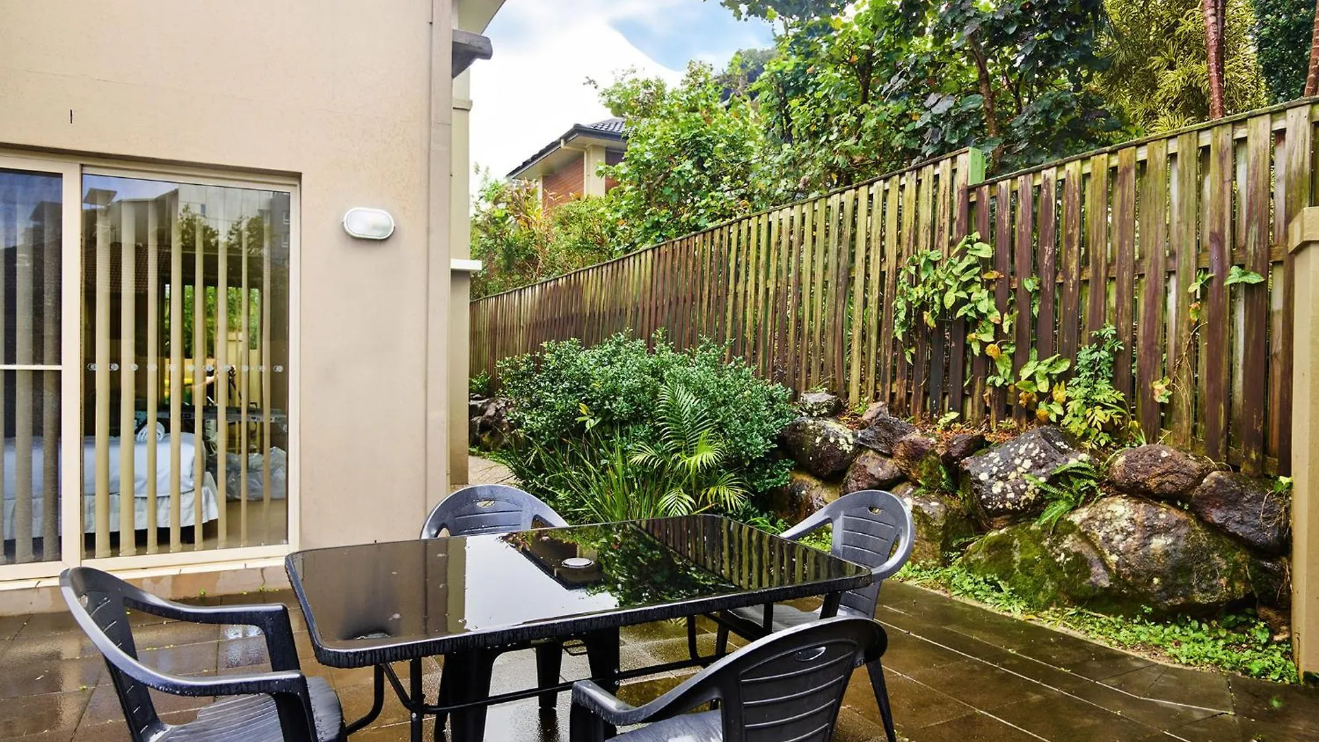 Chic Double Story Entire Home In Gold Coast Australia